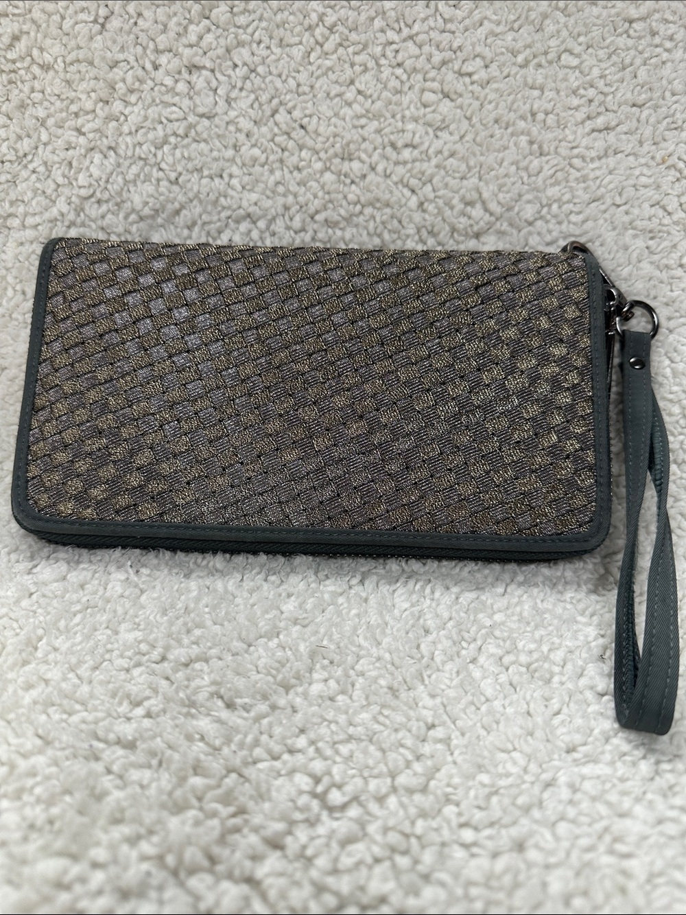 Zee Alexis green trim, bronze/silver patterns,  zipper closure. Wallet  Like New